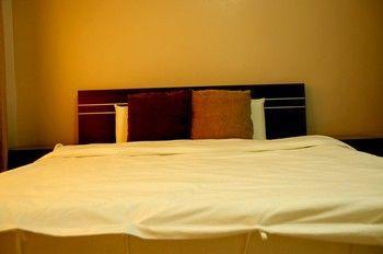 Tancor 3 Residential Suites Cebu Buitenkant foto